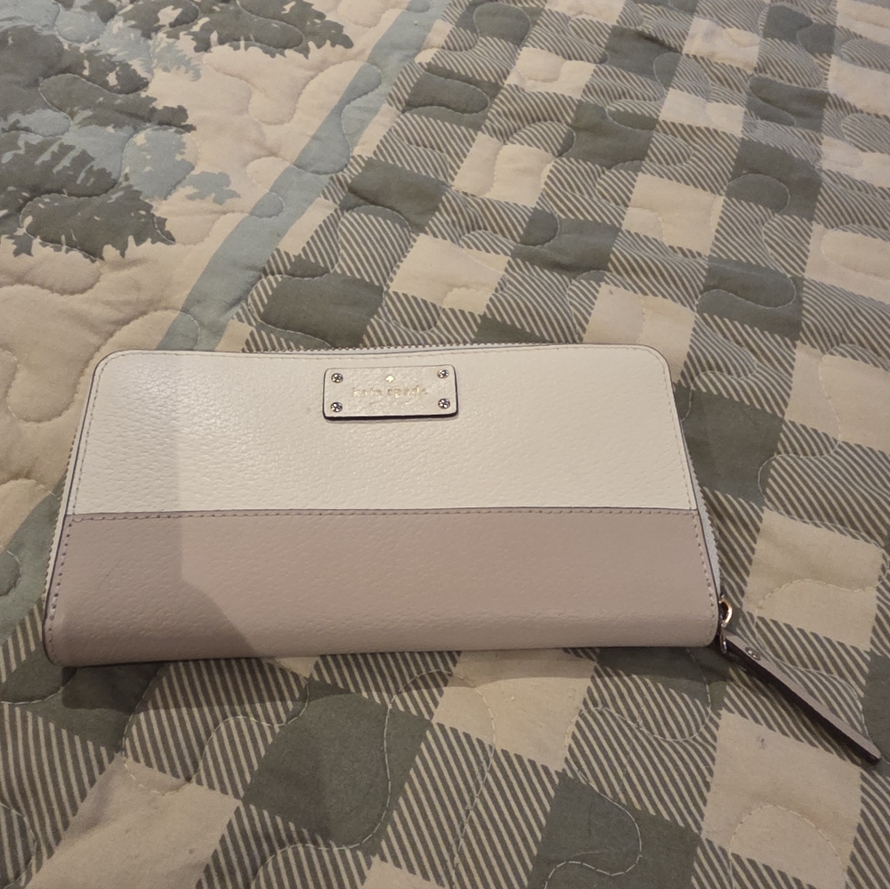 Kate Spade Two-Tone Cream and Light Pink Zip Wallet